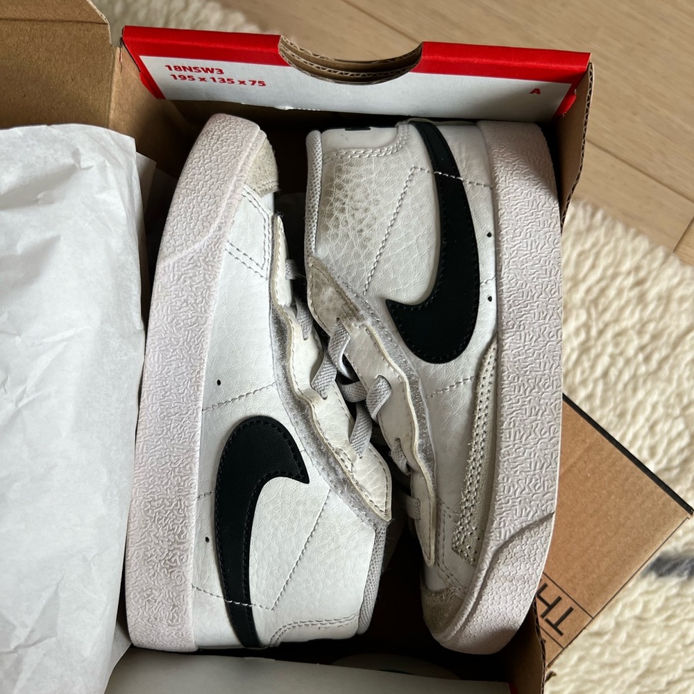 Nike toddler blazers 9C